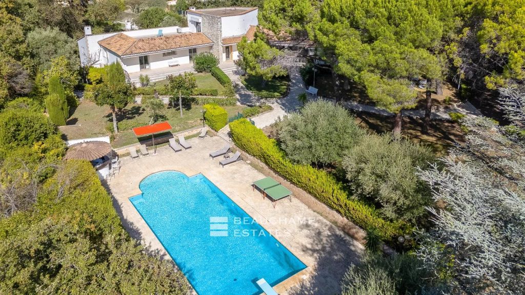 Charming 7-bedroom villa with pool – Mougins