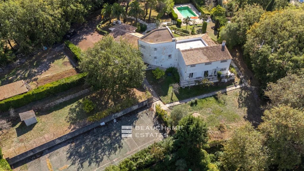 Charming 7-bedroom villa with pool – Mougins