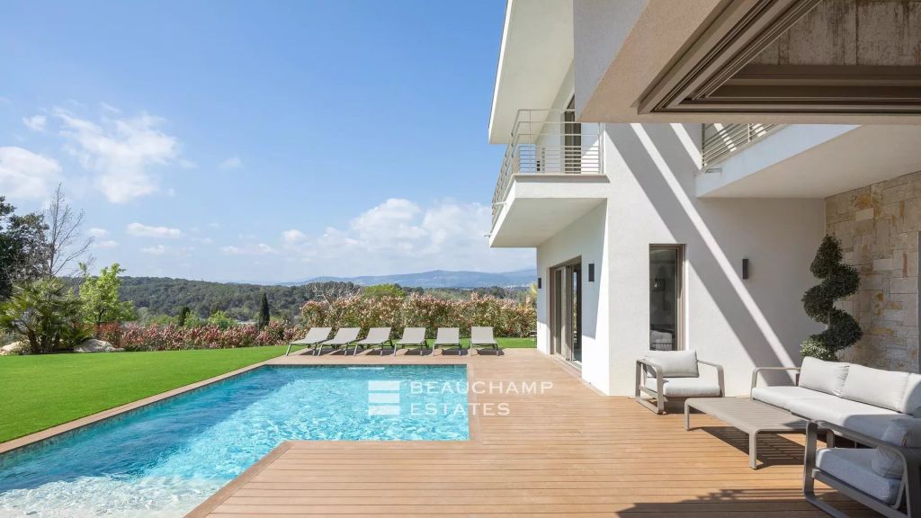 New contemporary property with unobstructed views