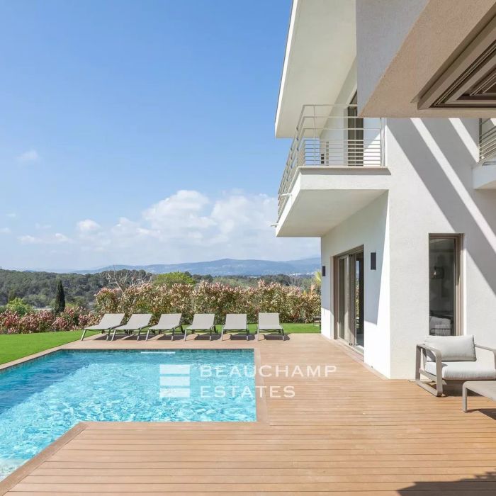 New contemporary property with unobstructed views