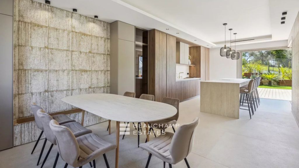 New contemporary property with unobstructed views