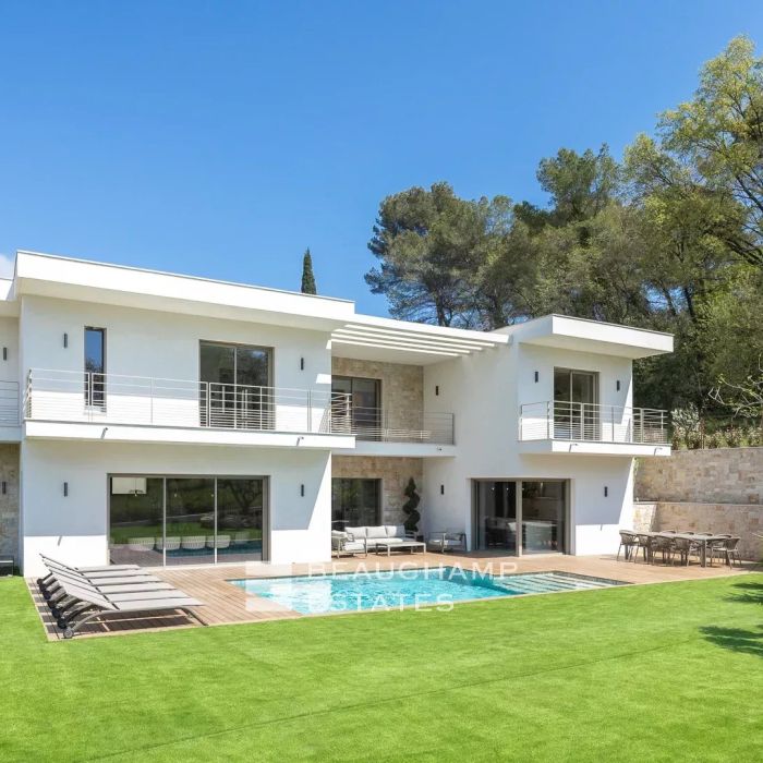 New contemporary property with unobstructed views