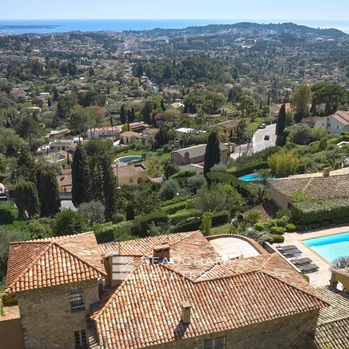 Provençal country house with panoramic sea view