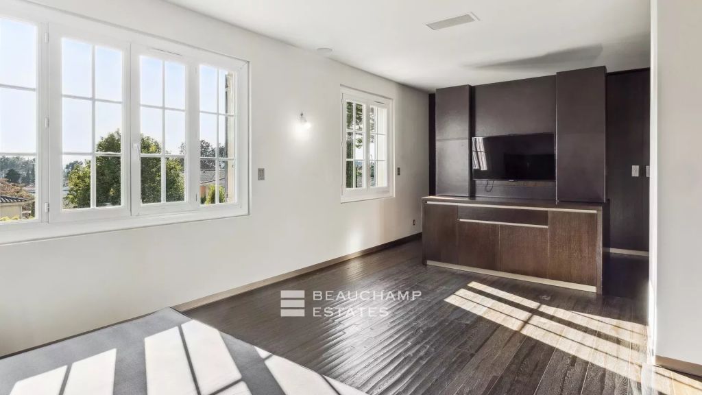 Provençal villa with swimming pool