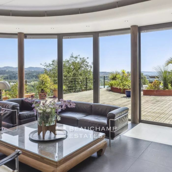 Rare 5-bedroom architect-designed villa with sea view, Capitou district in Mandelieu
