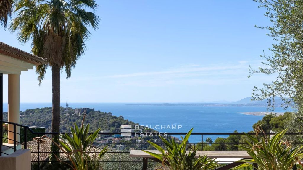 Sole Agent – Modern Villa in a private domain – Villefranche sur mer