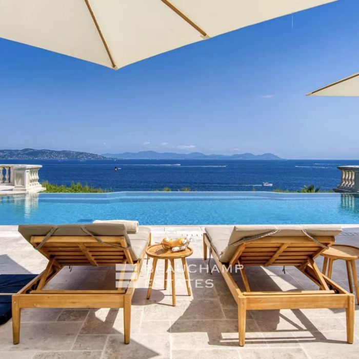 Villa provençale ultra-luxueuse située dans le prestigieux domaine des Parcs de Saint-Tropez