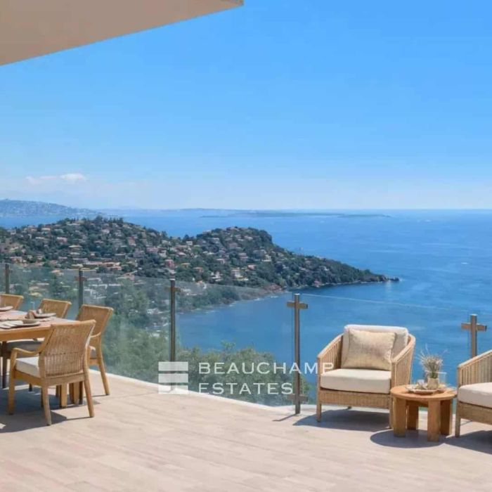 Villa contemporaine neuve avec vue mer