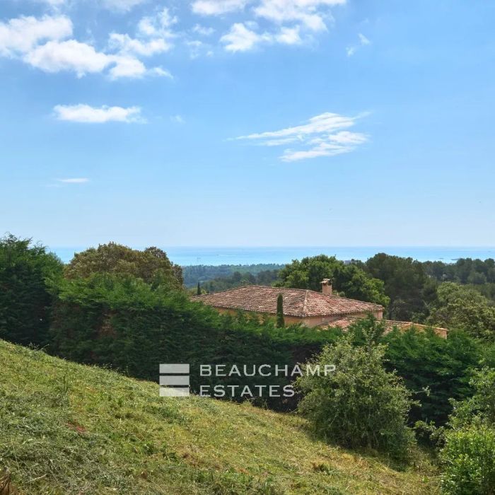 Terrain de 1 813 m² avec Vue Mer – Biot