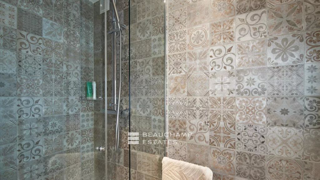 2 bedroom apartment Cannes center