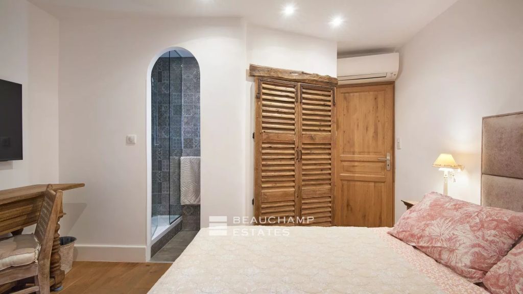 2 bedroom apartment Cannes center