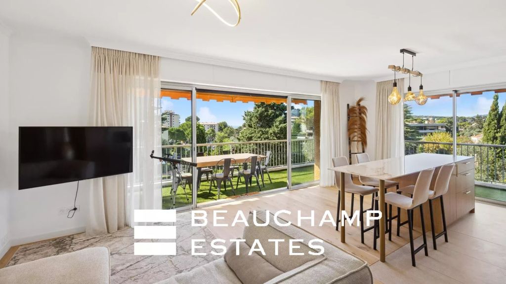 2 bedroom apartment entirely renovated with sea view – Le Cannet