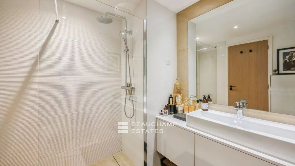 2-bedroom apartment with panoramic sea view