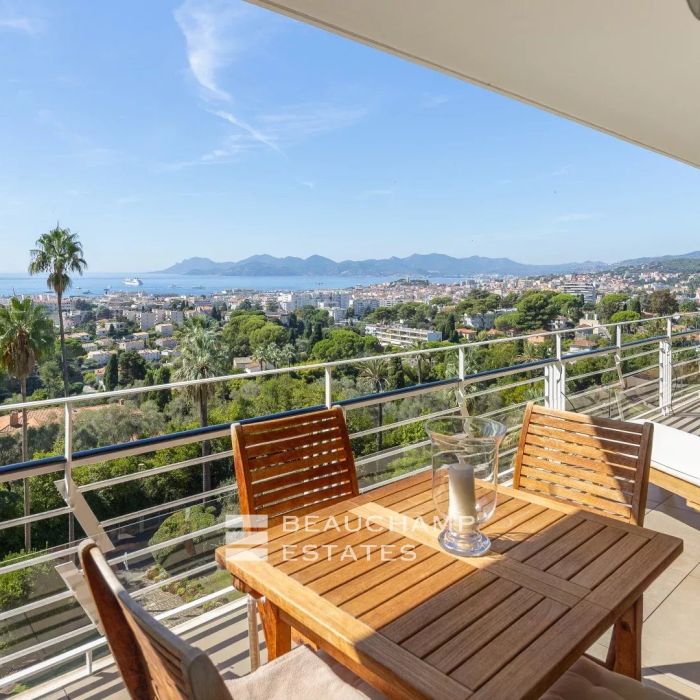 2-bedroom apartment with panoramic sea view