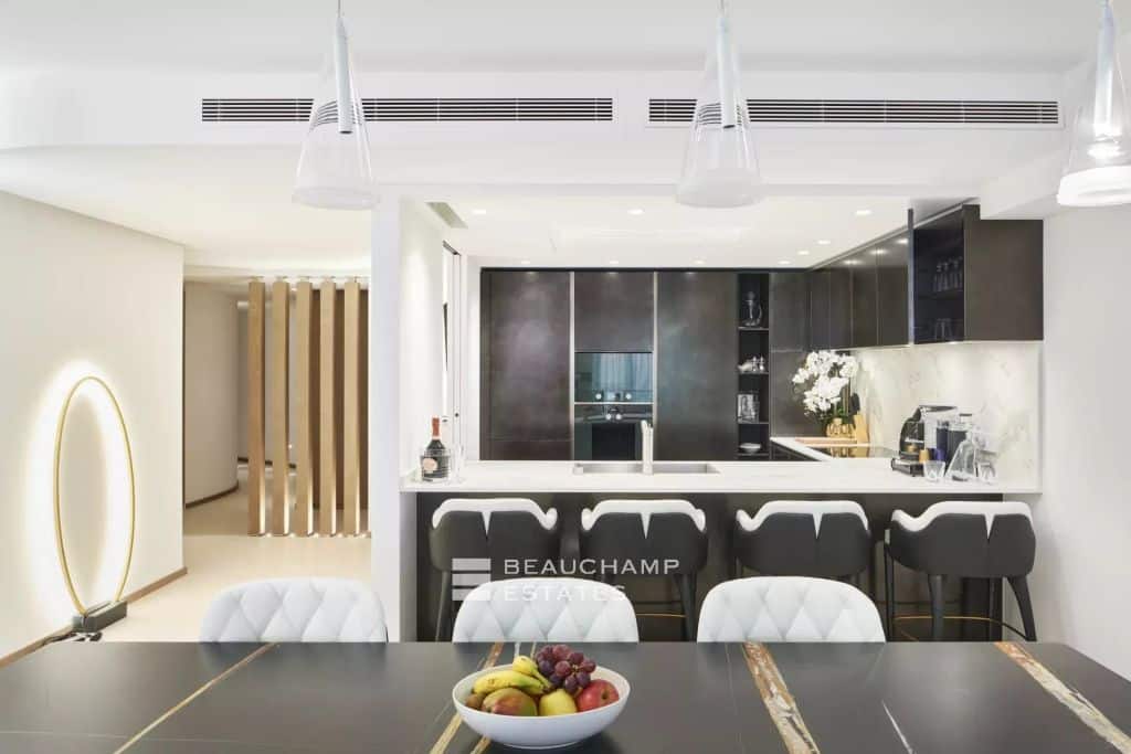 2 bedroom apartment with sea view terrace – First Croisette