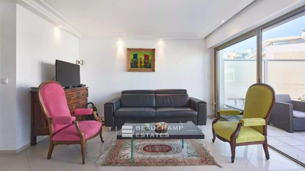 2 bedroom apartment with terrace – Cannes Croisette