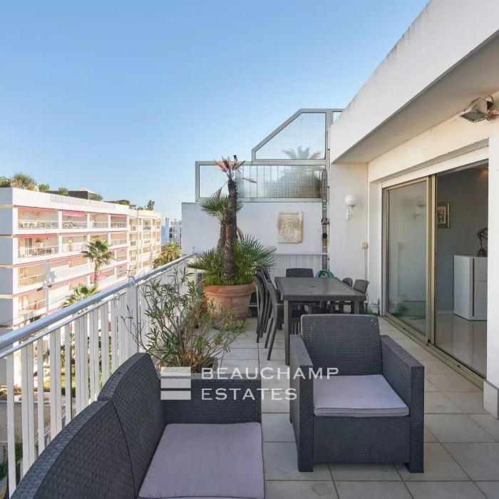 Appartement 2 chambres avec terrasse – Cannes Croisette