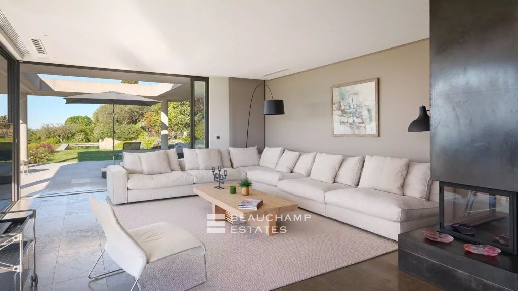 4-bedroom contemporary villa in the heart of Montauroux’s natural surroundings