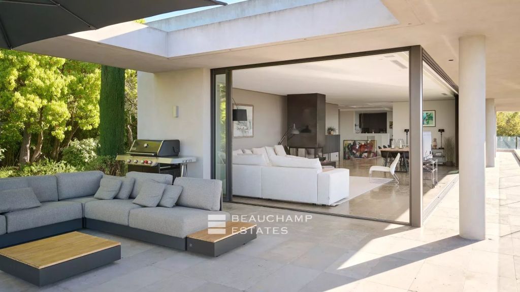 4-bedroom contemporary villa in the heart of Montauroux’s natural surroundings