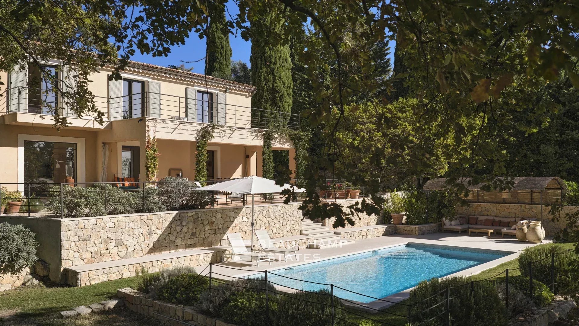 4-bedroom neo-Provençal villa in Châteauneuf-Grasse 4-bedroom neo-Provençal villa in Châteauneuf-Grasse
