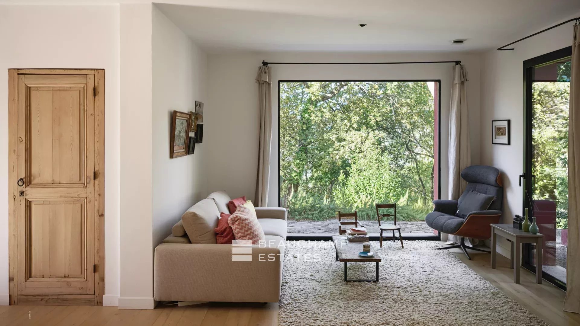 4-bedroom neo-Provençal villa in Châteauneuf-Grasse 4-bedroom neo-Provençal villa in Châteauneuf-Grasse