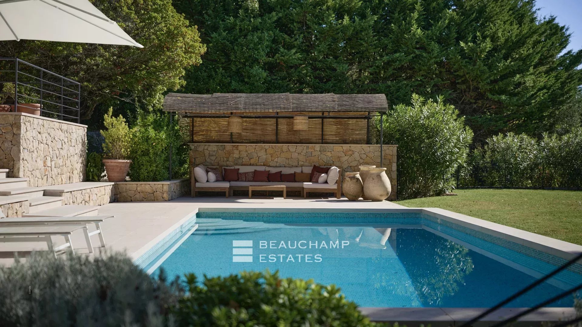 4-bedroom neo-Provençal villa in Châteauneuf-Grasse 4-bedroom neo-Provençal villa in Châteauneuf-Grasse