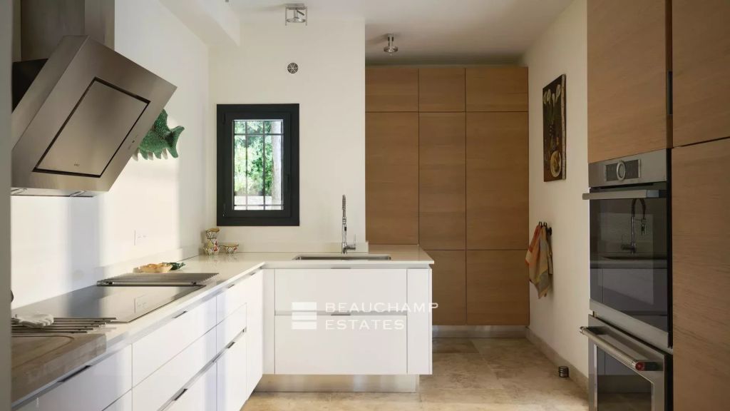 4-bedroom neo-Provençal villa in Châteauneuf-Grasse