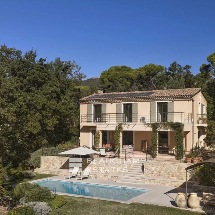 4-bedroom neo-Provençal villa in Châteauneuf-Grasse
