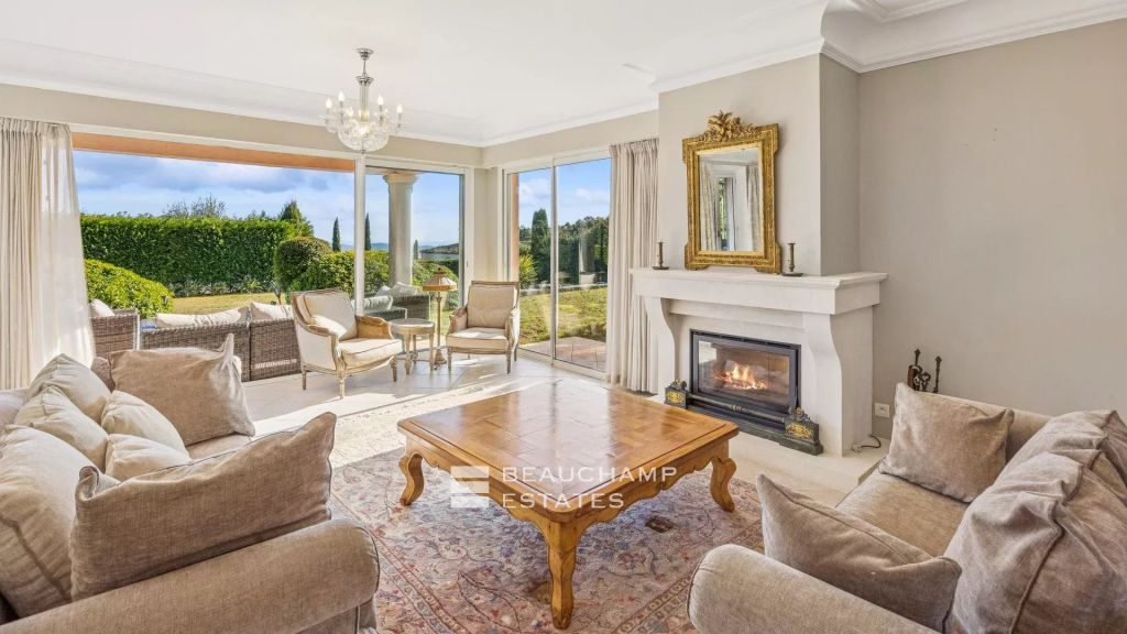 4-bedroom provençal villa with sea view – Grimaud