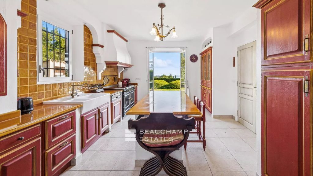 4-bedroom provençal villa with sea view – Grimaud