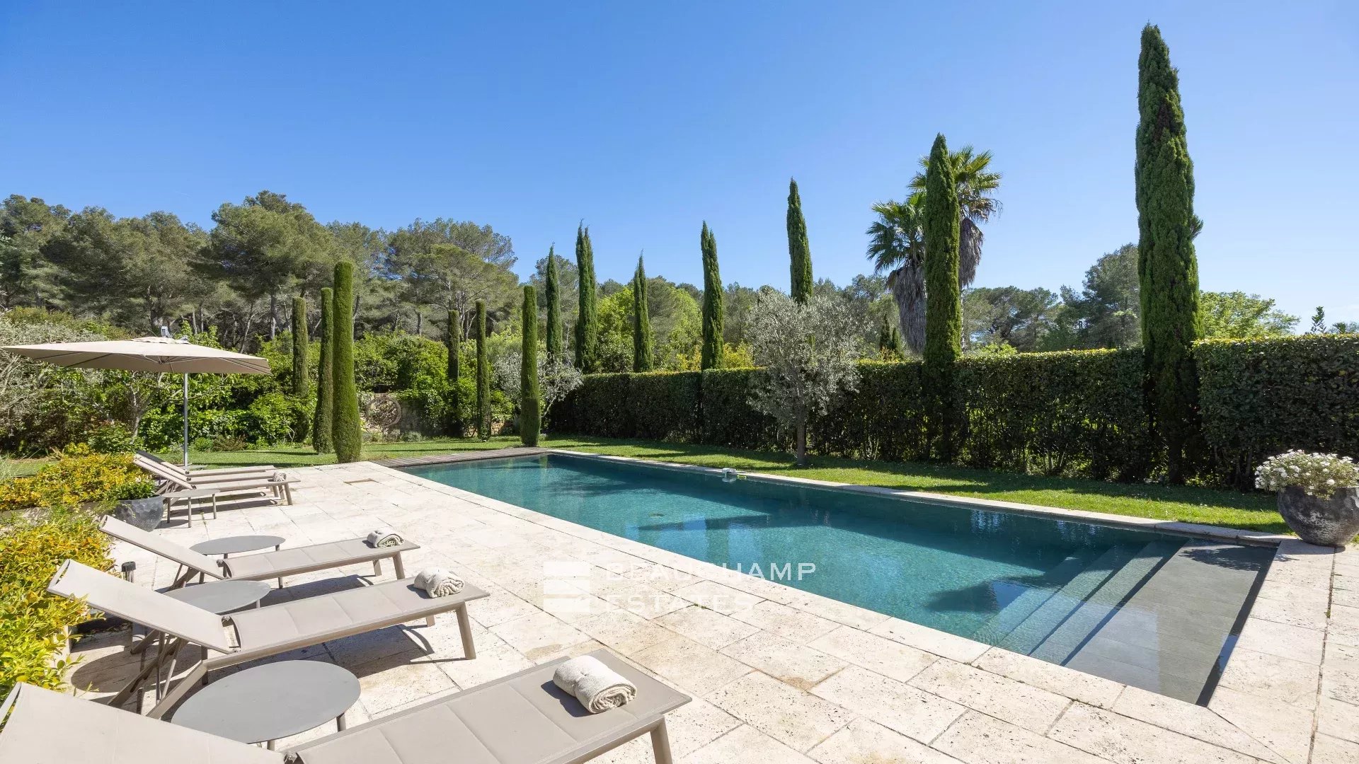 4-bedroom villa in the heart of a residential area of MouginsCharming 4 Bedroom Villa Holidays Mougins 4-bedroom villa in the heart of a residential area of MouginsCharming 4 Bedroom Villa Holidays Mougins