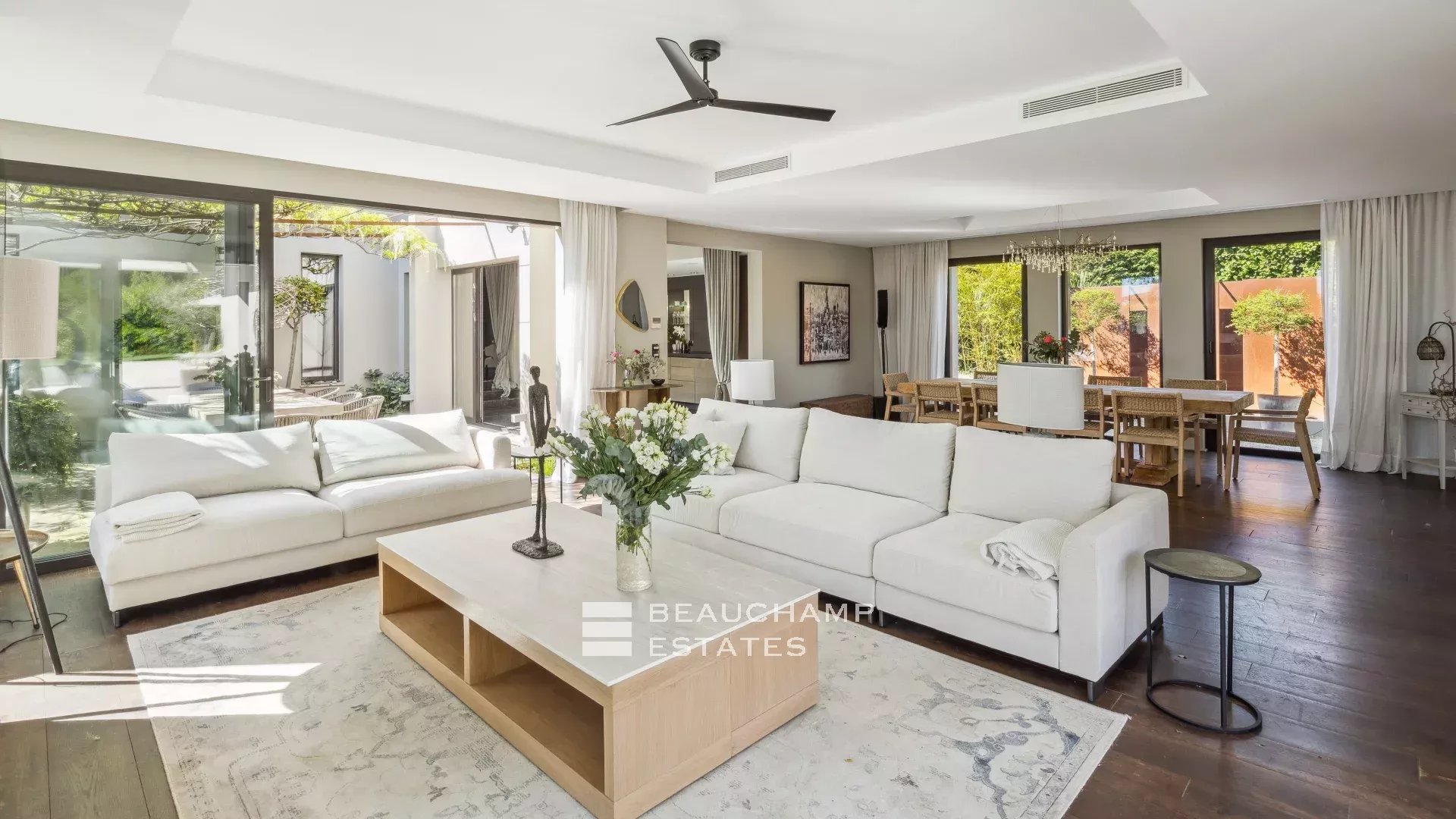 4-bedroom villa in the heart of a residential area of MouginsCharming 4 Bedroom Villa Holidays Mougins 4-bedroom villa in the heart of a residential area of MouginsCharming 4 Bedroom Villa Holidays Mougins