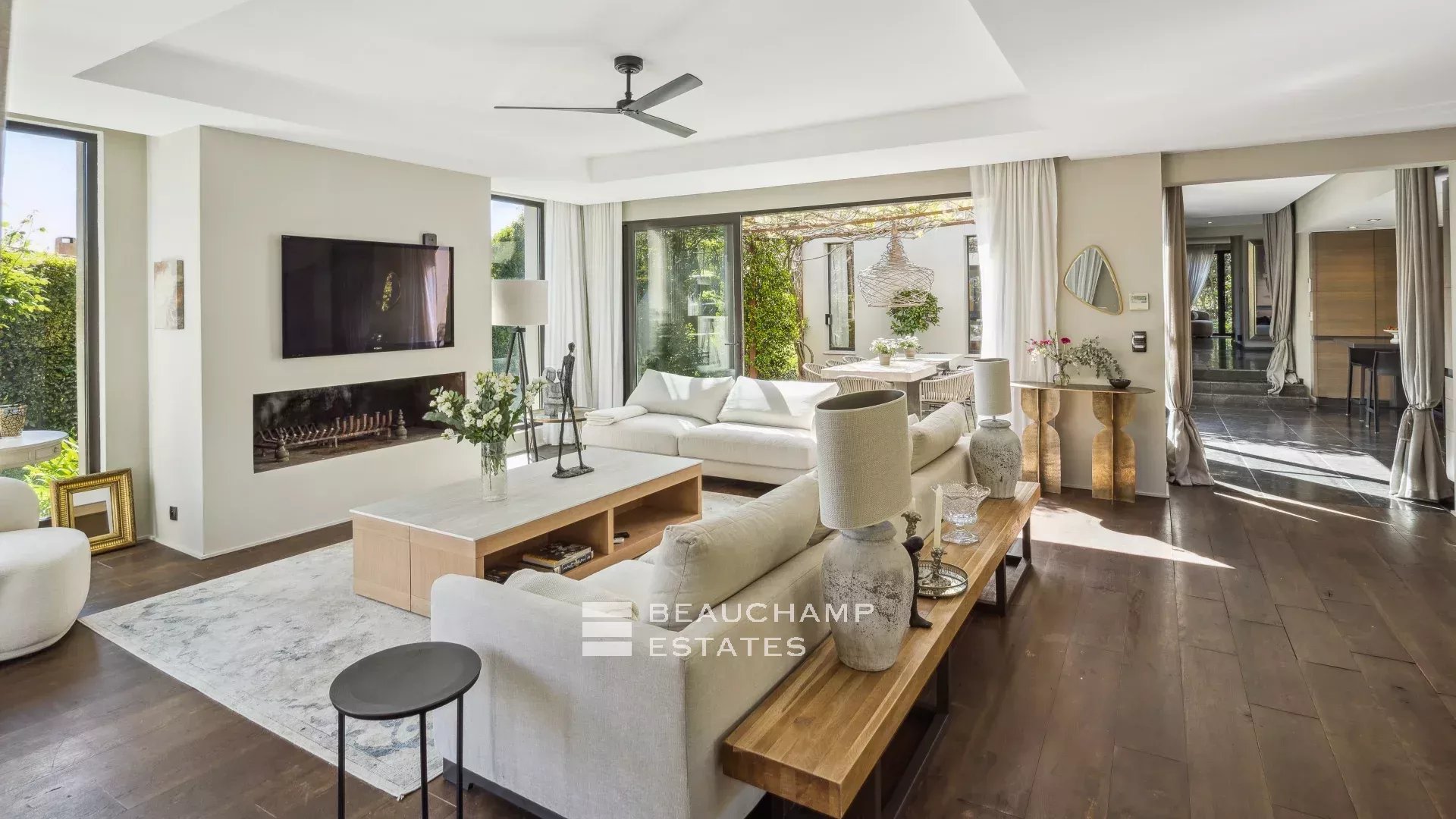 4-bedroom villa in the heart of a residential area of MouginsCharming 4 Bedroom Villa Holidays Mougins 4-bedroom villa in the heart of a residential area of MouginsCharming 4 Bedroom Villa Holidays Mougins