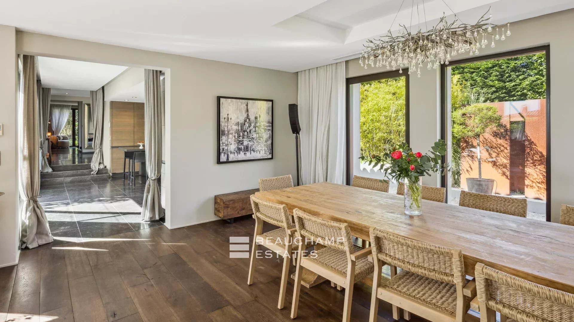 4-bedroom villa in the heart of a residential area of MouginsCharming 4 Bedroom Villa Holidays Mougins 4-bedroom villa in the heart of a residential area of MouginsCharming 4 Bedroom Villa Holidays Mougins