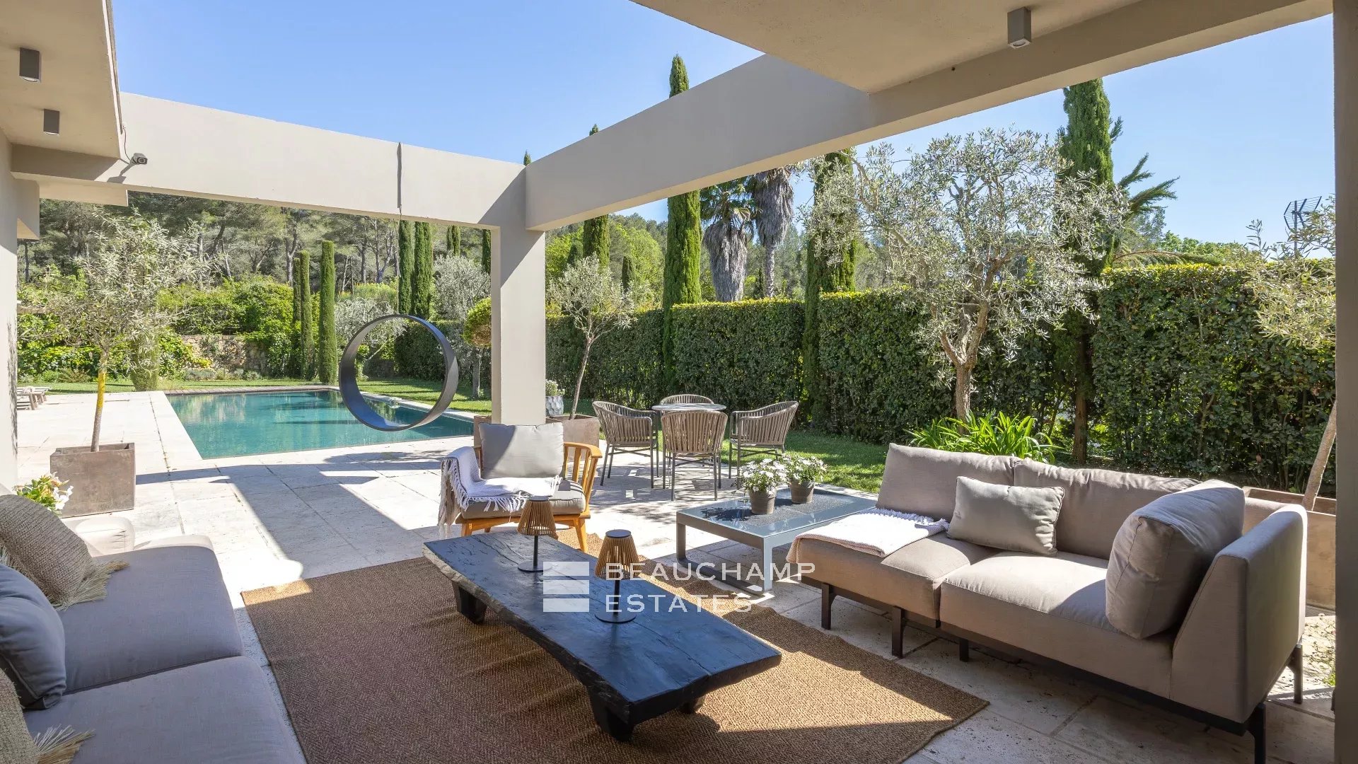4-bedroom villa in the heart of a residential area of MouginsCharming 4 Bedroom Villa Holidays Mougins 4-bedroom villa in the heart of a residential area of MouginsCharming 4 Bedroom Villa Holidays Mougins