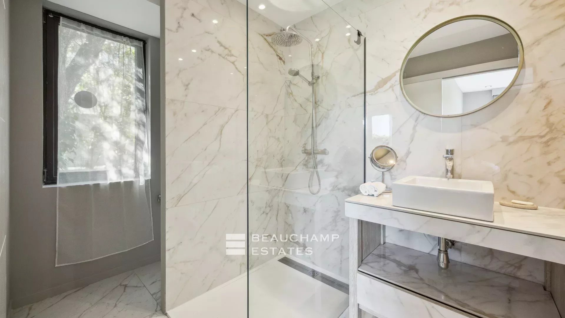 4-bedroom villa in the heart of a residential area of MouginsCharming 4 Bedroom Villa Holidays Mougins 4-bedroom villa in the heart of a residential area of MouginsCharming 4 Bedroom Villa Holidays Mougins