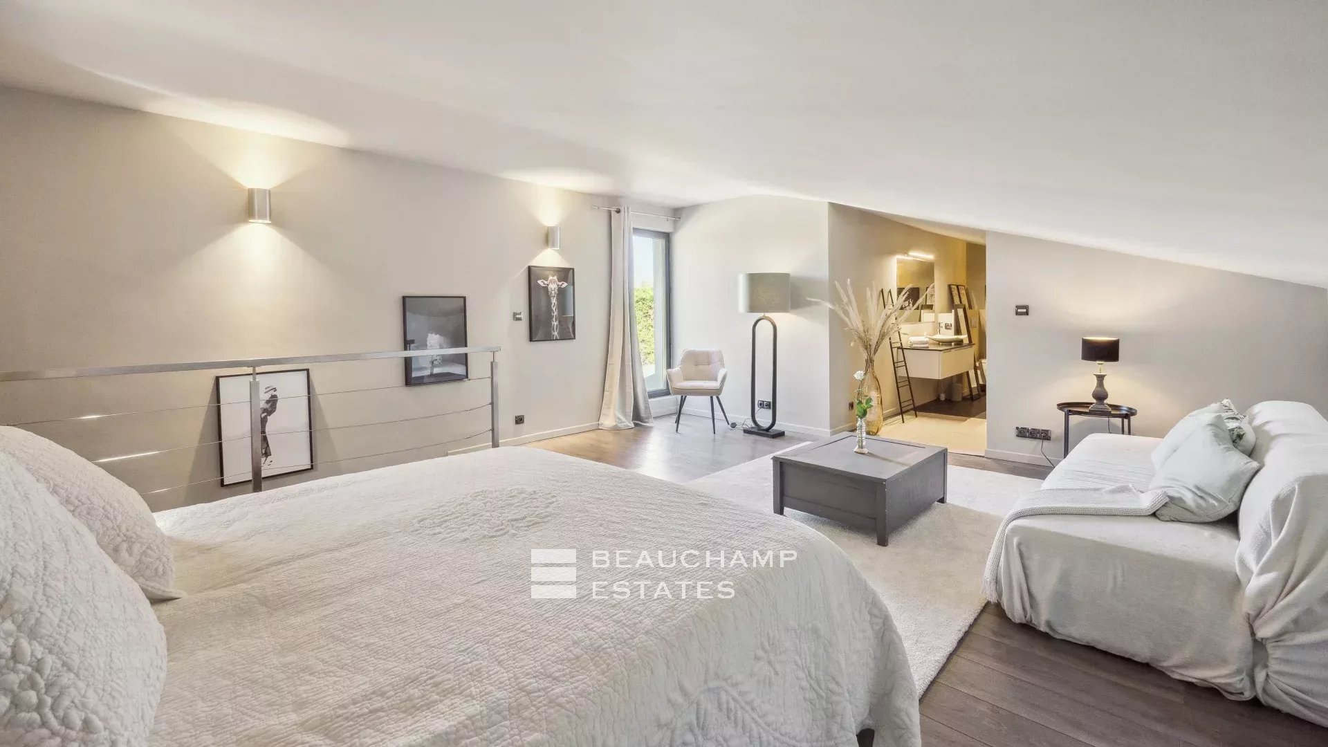 4-bedroom villa in the heart of a residential area of MouginsCharming 4 Bedroom Villa Holidays Mougins 4-bedroom villa in the heart of a residential area of MouginsCharming 4 Bedroom Villa Holidays Mougins