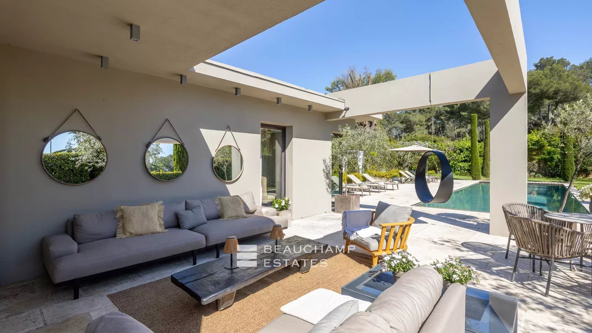 4-bedroom villa in the heart of a residential area of MouginsCharming 4 Bedroom Villa Holidays Mougins 4-bedroom villa in the heart of a residential area of MouginsCharming 4 Bedroom Villa Holidays Mougins