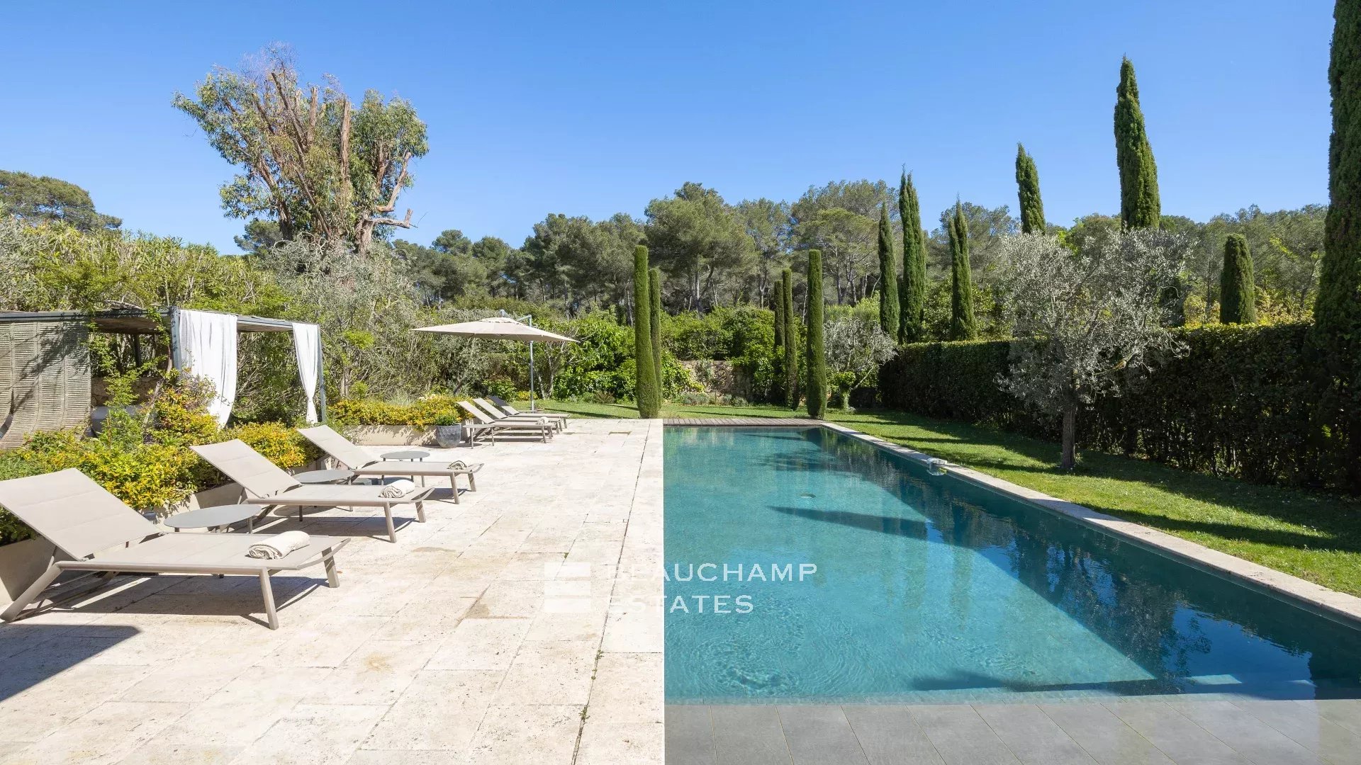 4-bedroom villa in the heart of a residential area of MouginsCharming 4 Bedroom Villa Holidays Mougins 4-bedroom villa in the heart of a residential area of MouginsCharming 4 Bedroom Villa Holidays Mougins