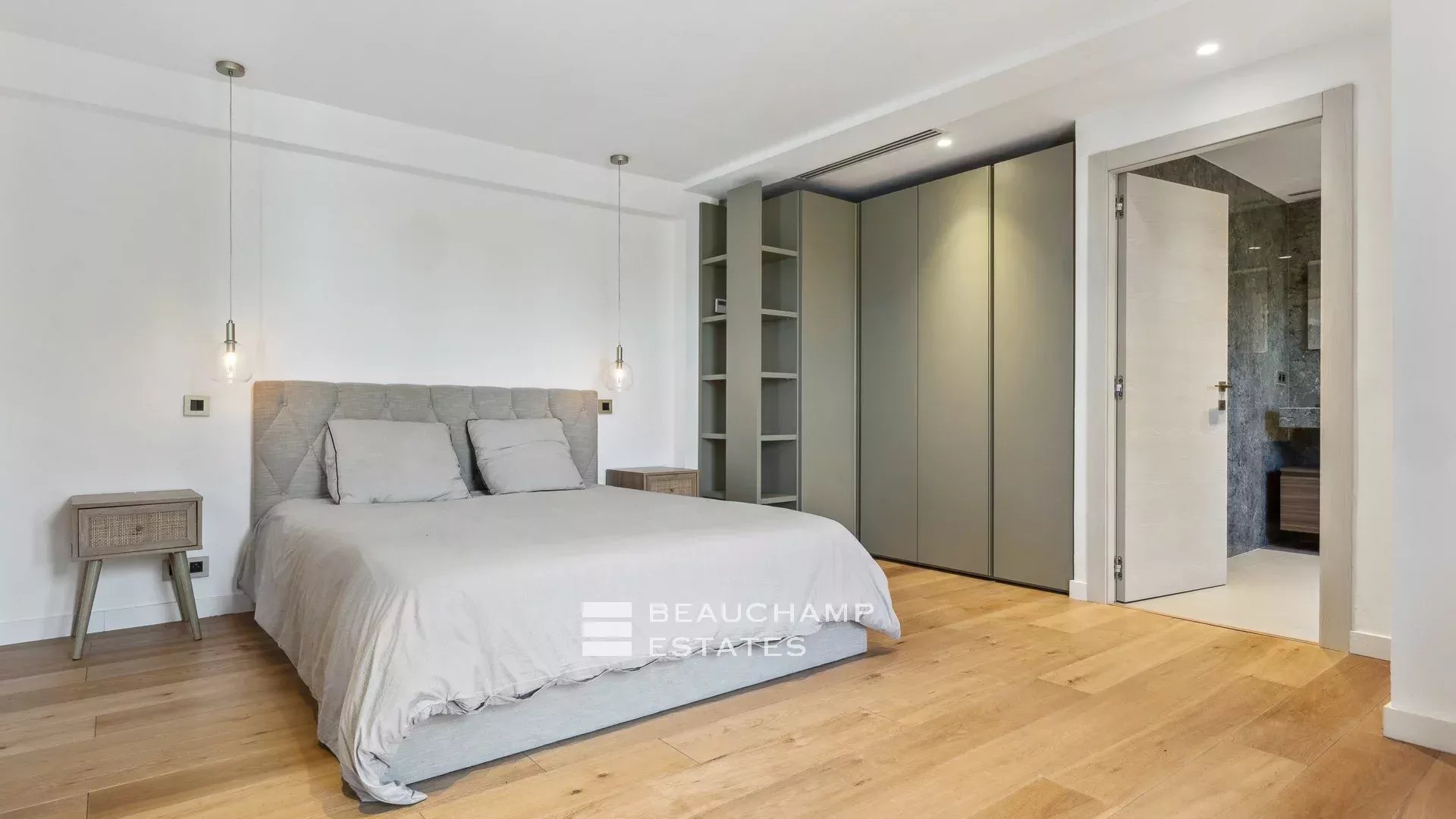 5-bedroom Neo-Provencal villa in Mougins 5-bedroom Neo-Provencal villa in Mougins