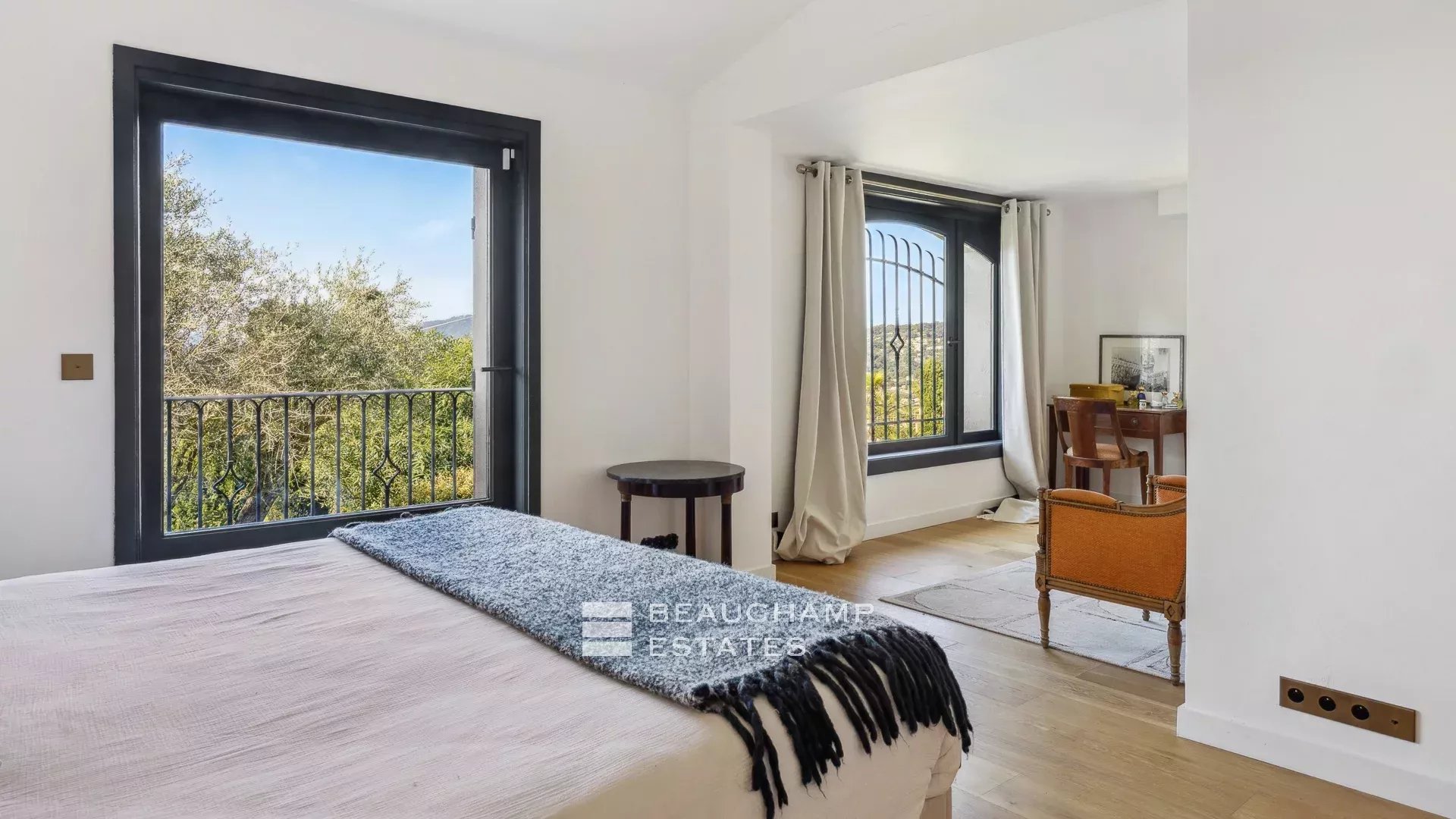 5-bedroom Neo-Provencal villa in Mougins 5-bedroom Neo-Provencal villa in Mougins