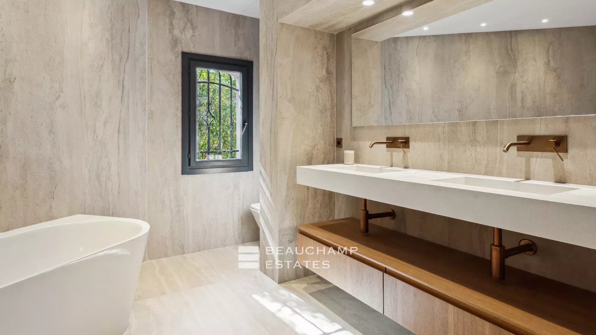 5-bedroom Neo-Provencal villa in Mougins 5-bedroom Neo-Provencal villa in Mougins