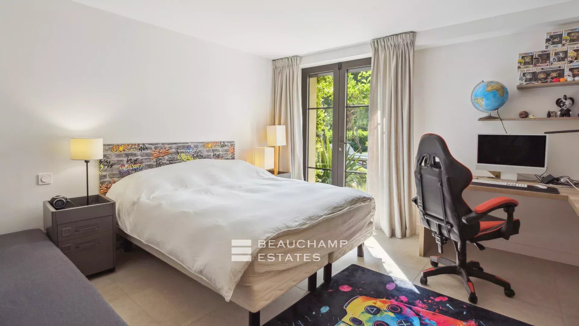 5-bedroom neo-Provençal villa in the heart of a quiet residential neighborhood in Mougins 5-bedroom neo-Provençal villa in the heart of a quiet residential neighborhood in Mougins