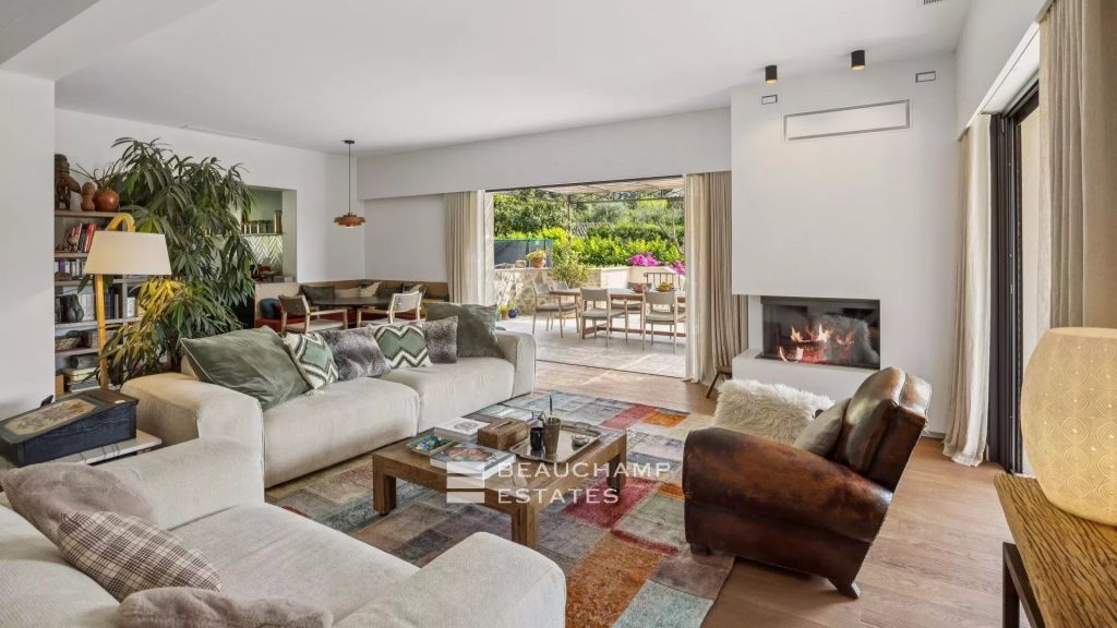 5-bedroom neo-Provençal villa in the heart of a quiet residential neighborhood in Mougins