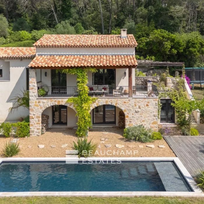 Acheter une maison à Mougins : sérénité et prestations haut de gamme