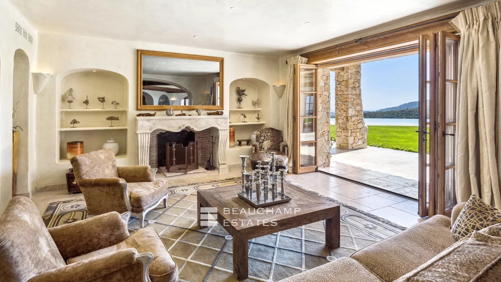 Manoir provençal de 5 chambres avec vue mer au coeur des Adrets de l’Esterel 5-bedroom Provençal manor with sea view in the heart of Les Adrets de l’Estérel