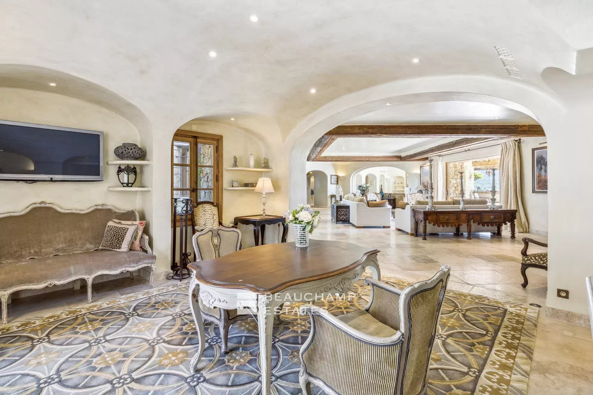 Manoir provençal de 5 chambres avec vue mer au coeur des Adrets de l’Esterel 5-bedroom Provençal manor with sea view in the heart of Les Adrets de l’Estérel