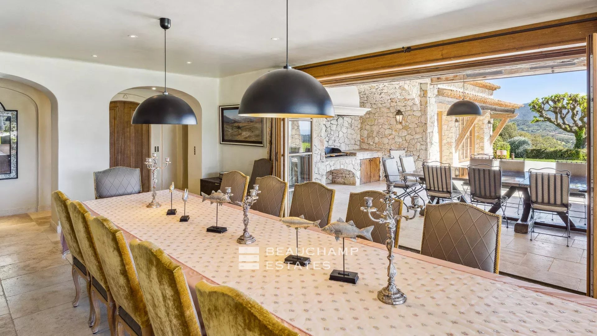 Manoir provençal de 5 chambres avec vue mer au coeur des Adrets de l’Esterel 5-bedroom Provençal manor with sea view in the heart of Les Adrets de l’Estérel