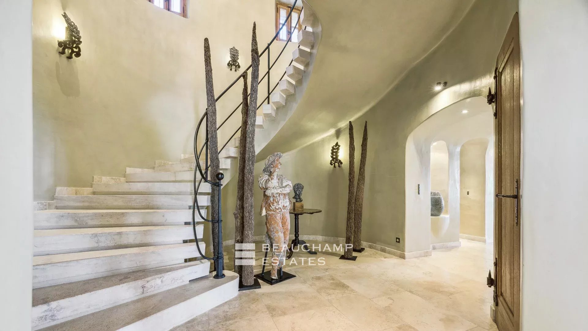 Manoir provençal de 5 chambres avec vue mer au coeur des Adrets de l’Esterel 5-bedroom Provençal manor with sea view in the heart of Les Adrets de l’Estérel