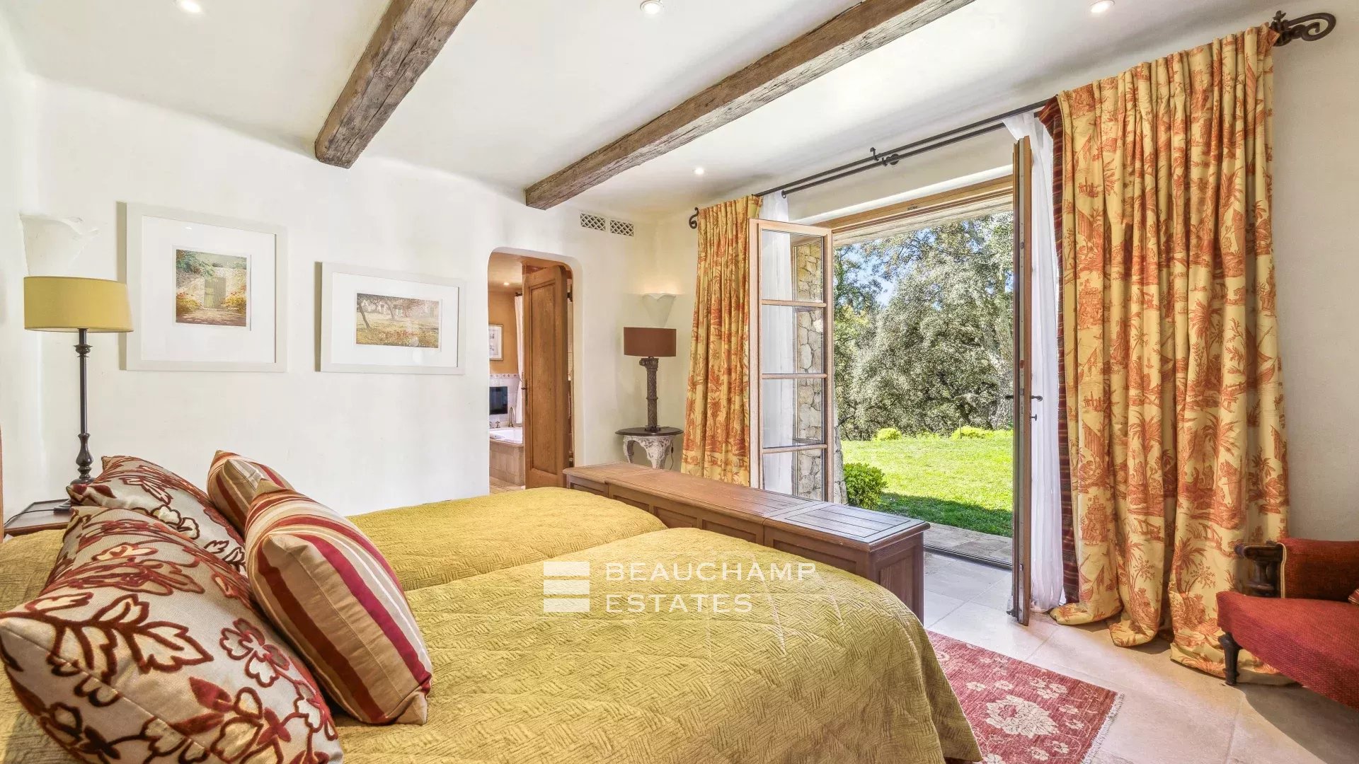 Manoir provençal de 5 chambres avec vue mer au coeur des Adrets de l’Esterel 5-bedroom Provençal manor with sea view in the heart of Les Adrets de l’Estérel